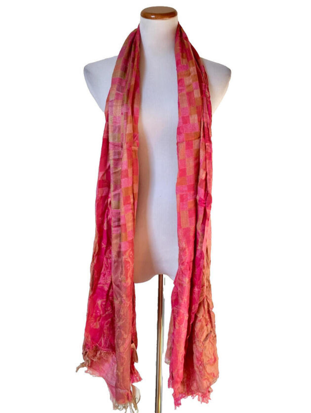 NWT COLLECTION XIIX Eighteen Pink Knit Scarf Shawl Wrap Fringed India 27x80